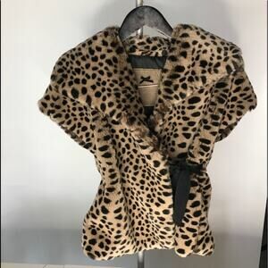 Monalissa faux fur vest✨RARE